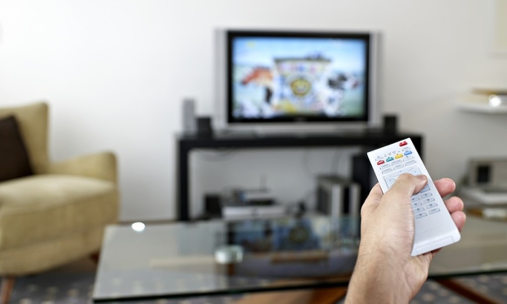 How to Prevent Eye Strain While Watching TV